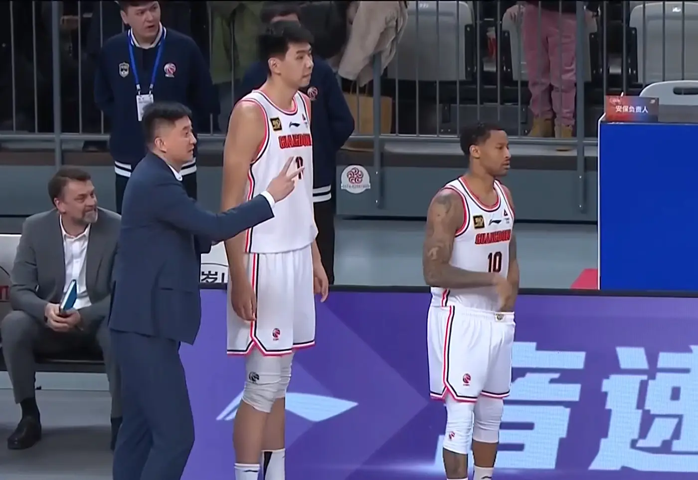 而言, 这样的表现